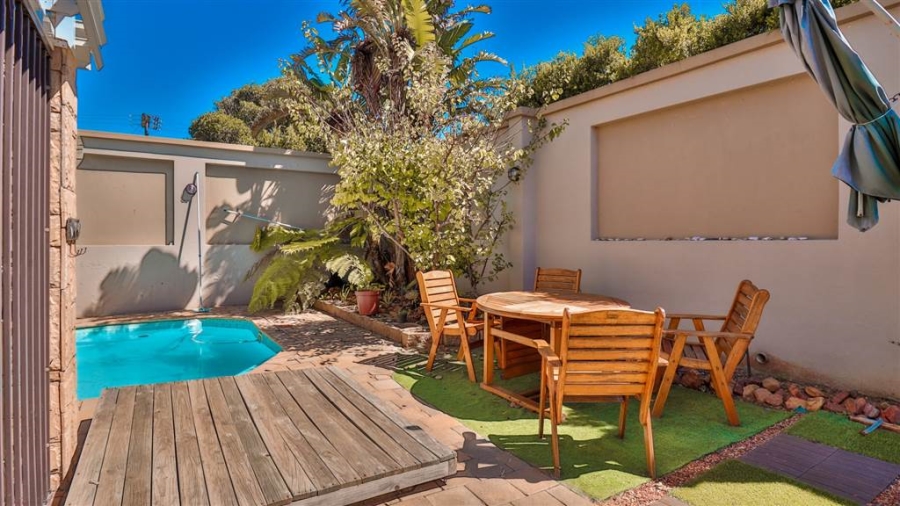 6 Bedroom Property for Sale in Tergniet Western Cape